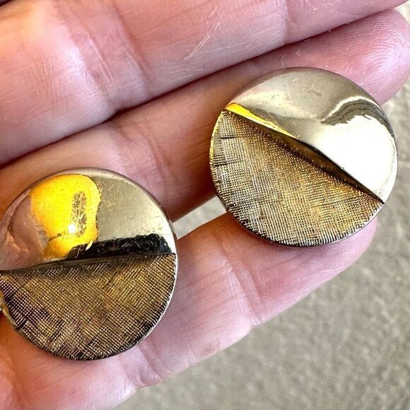 Shields gold tone circle vintage cufflinks - Picture 2 of 8